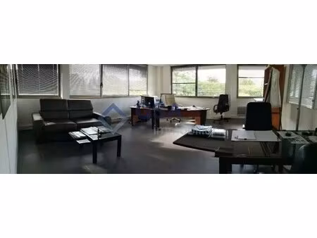 location bureaux 232 m²