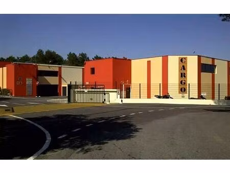 location entrepôt 8 m² à 388 m²