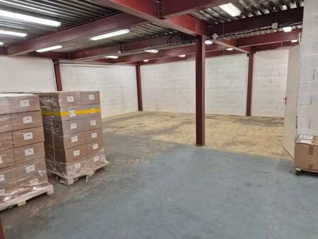 location entrepôt 276 m²