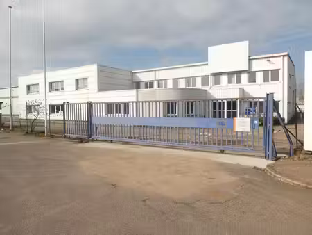location entrepôt ennery 57365 5890m²