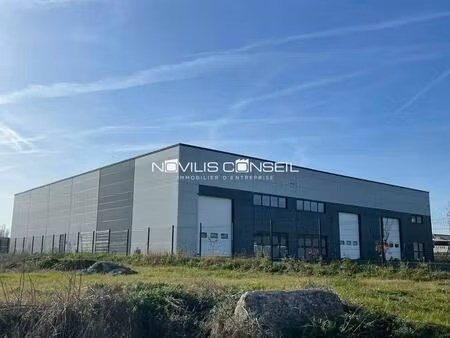 location local d'activités 445 m²