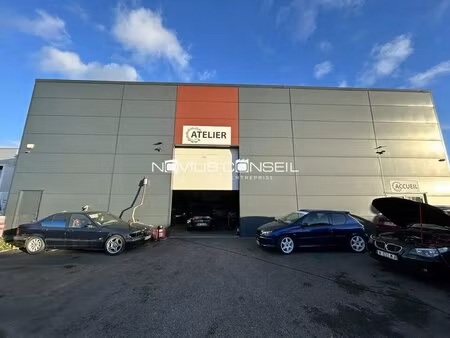 location local d'activités 385 m²