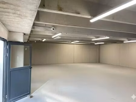 location bureaux 600 m²