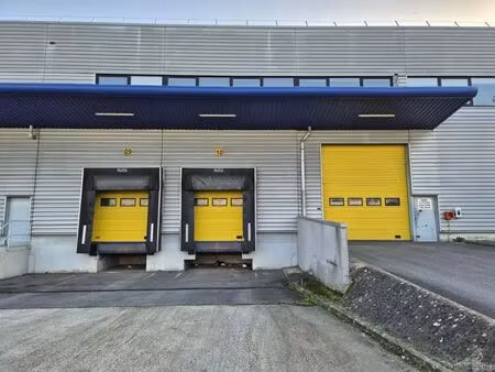 location entrepôt combs la ville 77380 1835m²
