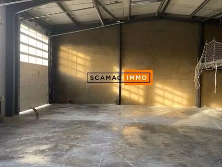 location entrepôt 114 m²