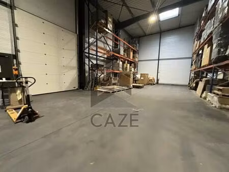 location entrepôt 1 635 m²