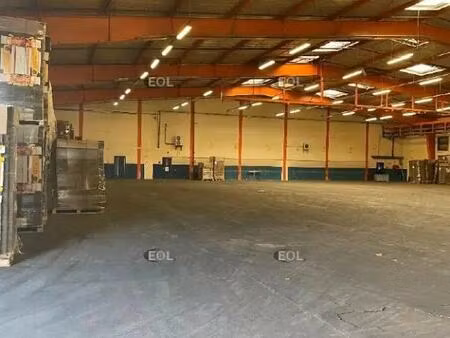 location entrepôt 3 840 m²