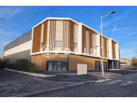 location entrepôt 3 269 m²
