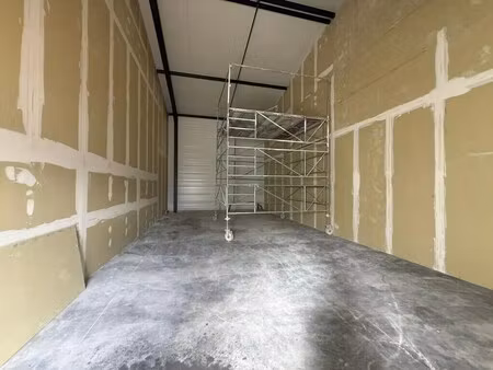 location entrepôt 69 m²