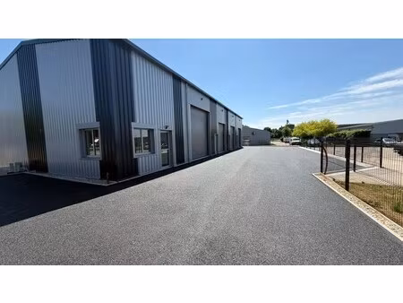location local d'activités 125 m²