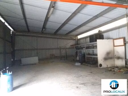 location entrepôt 244 m²