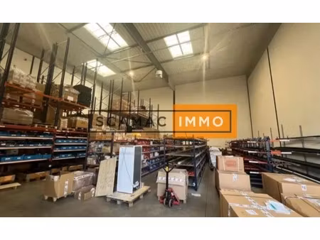 location entrepôt 680 m²
