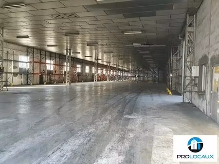 location local d'activités 3 693 m²