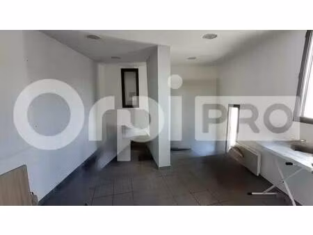 location local d'activités 252 m²