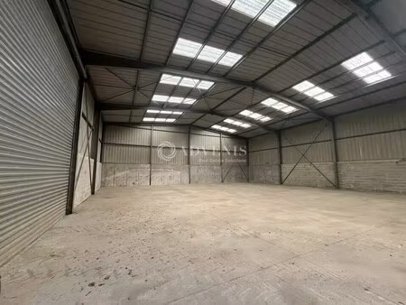 location local d'activités 486 m²