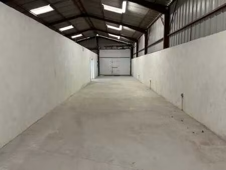 location local d’activités plan d orgon 13750 350m²