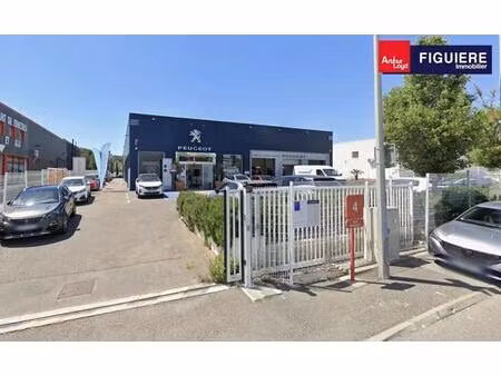 location local d'activités 997 m²