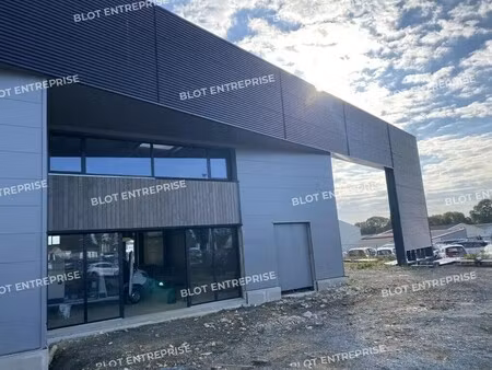 location local d'activités 250 m² à 2 331 m²