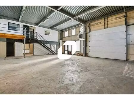 location bureaux 237 m² à 686 m²