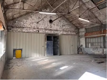 location entrepôt 128 m²