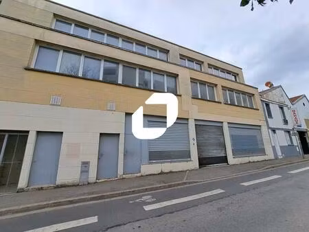 location local d'activités 215 m² à 3 683 m²