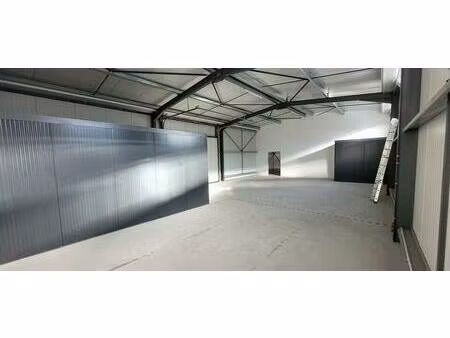 location local d'activités 140 m²