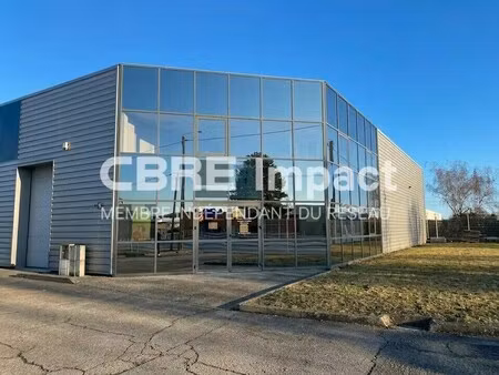 location local d'activités 500 m²