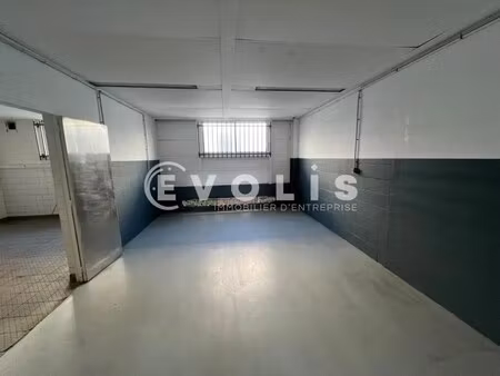 location local d'activités 182 m²