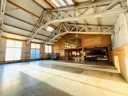 location local d'activités 1 000 m²