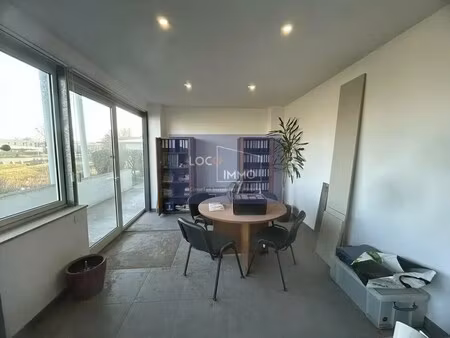 location local d'activités 120 m²