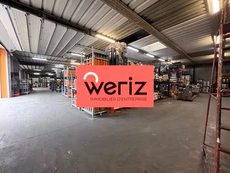 location local d'activités 1 900 m²