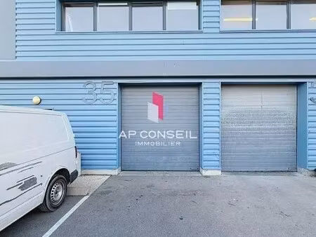 location local d'activités 153 m²