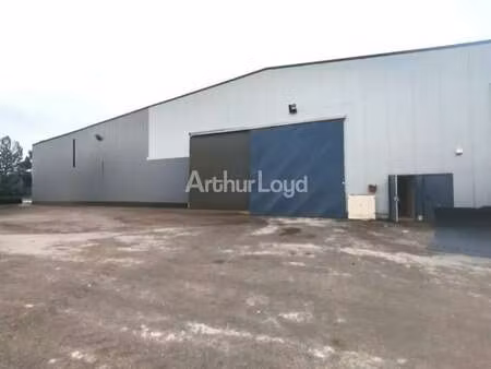 location local d’activités saint memmie 51470 454m²