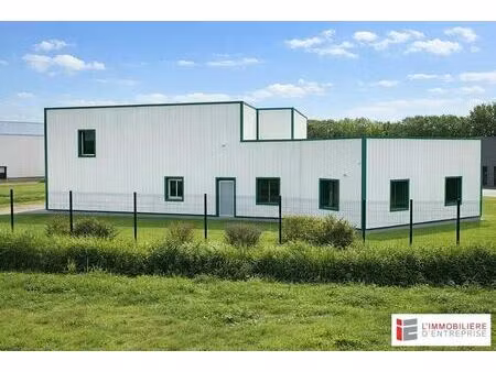 location local d'activités 250 m²