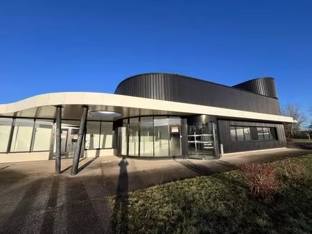 location entrepôt elancourt 78990 2486m²