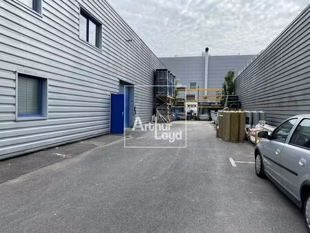 location entrepôt grigny 91350 690m²