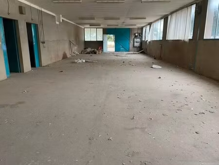 location entrepôt 650 m²