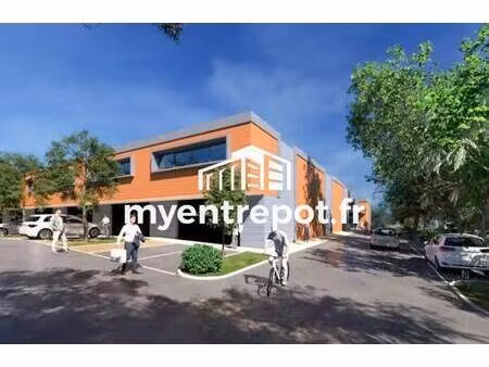 location local d'activités 160 m²