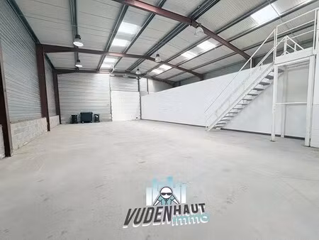 location local d'activités 668 m²
