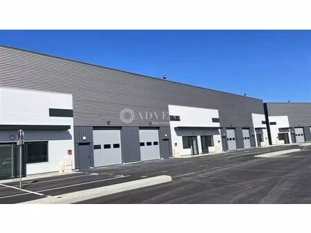 location local d'activités 218 m²