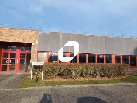 location local d'activités 358 m²