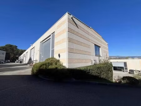location entrepôt 295 m²