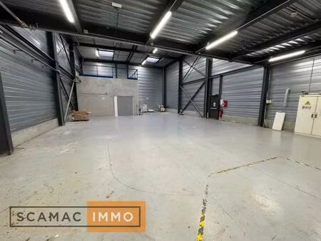 location entrepôt 3 065 m²