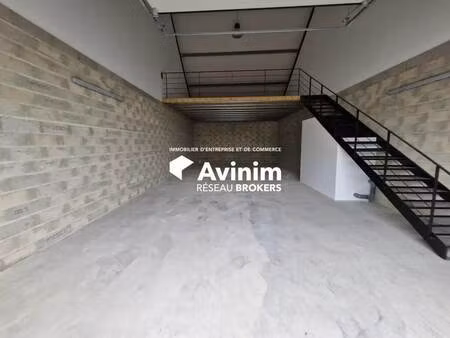 location entrepôt 150 m²