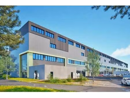 location local d'activités 475 m² à 19 786 m²