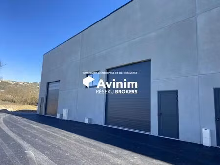 location entrepôt 211 m²