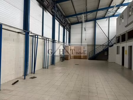 location entrepôt 270 m²