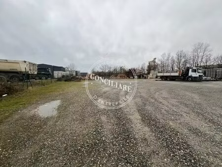 location entrepôt 675 m²