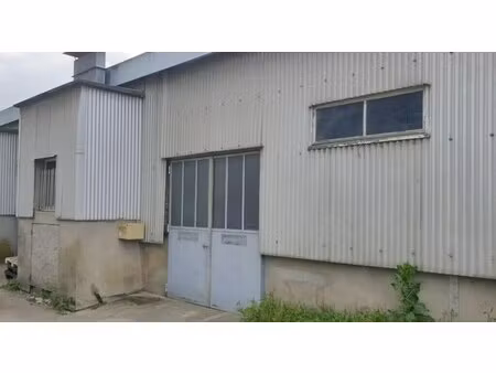 location local d'activités 140 m²