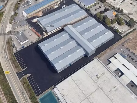 location entrepôt 10 400 m²